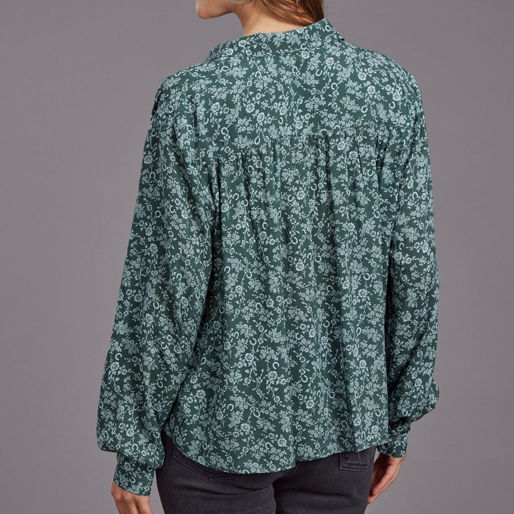 Stetson Lucky Little Floral & Horseshoe Pattern Blouse Size Small NWT - Picture 3 of 4